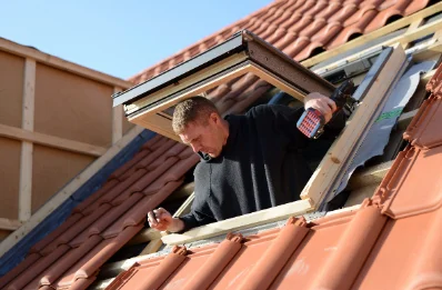 Pose de fenêtres de toit Velux à Mayronnes